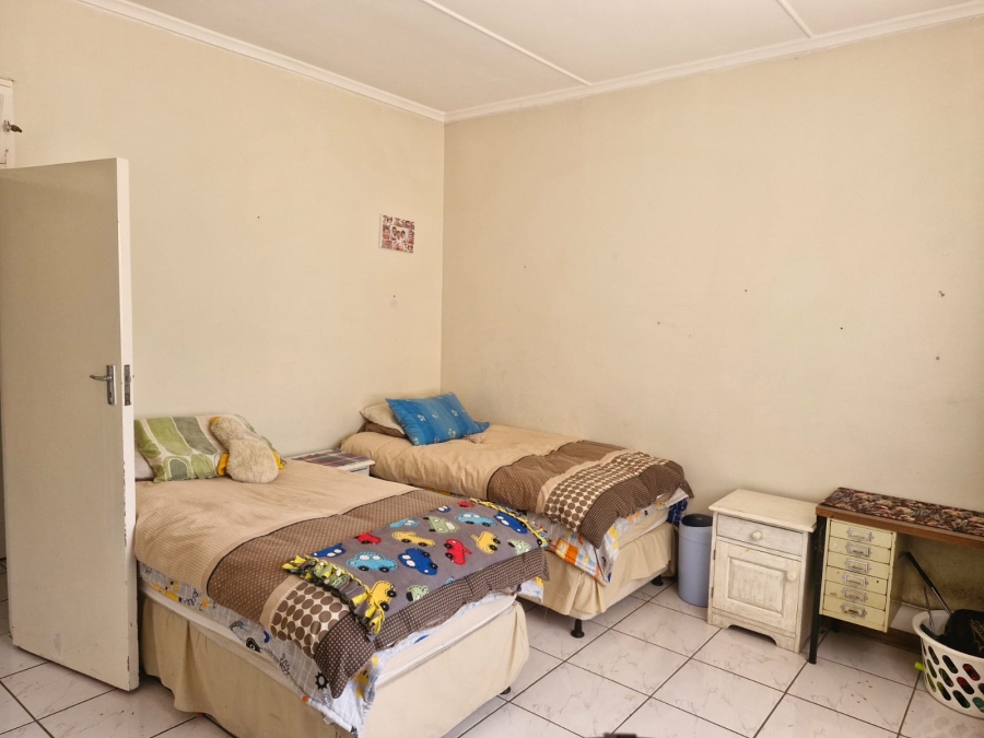 To Let 3 Bedroom Property for Rent in Flamwood North West